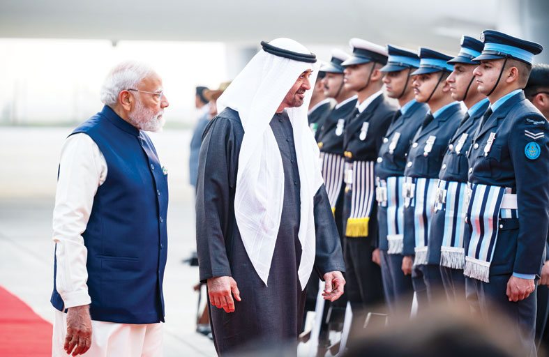 رئيس الدولة ورئيس وزراء الهند يؤكدان أهمية تعزيز التنمية والاستقرار والازدهار في العالم  