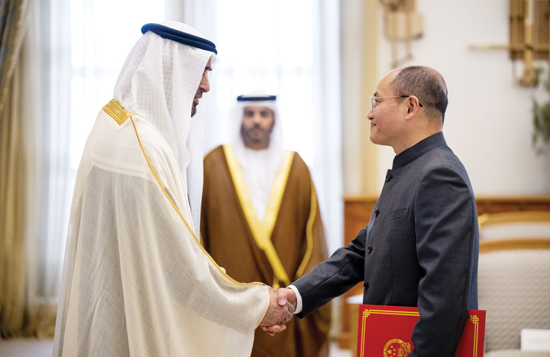 رئيس الدولة يؤكد أن نهج الإمارات الراسخ يرتكز على تعزيز التعاون وبناء شراكات تنموية  