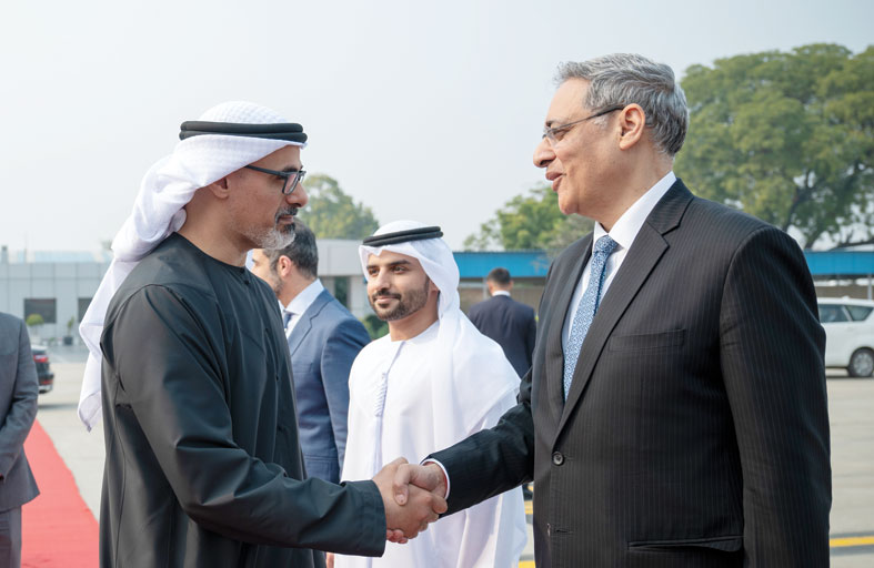 ولي عهد أبوظبي يختتم زيارته إلى جمهورية الهند 