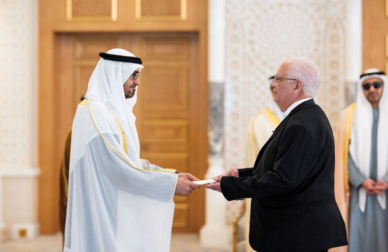 أمام رئيس الدولة..سفير الإمارات لدى البرازيل يؤدي اليمين وسموه يتسلم أوراق اعتماد عدد من السفراء الجدد لدى الدولة 