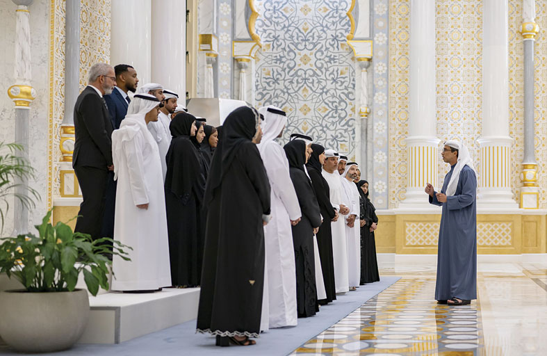 منصور بن زايد يطلع على الخطط الإستراتيجية لتنظيم النسخة الثانية من «المؤتمر والمعرض الزراعي الإماراتي 2026» 