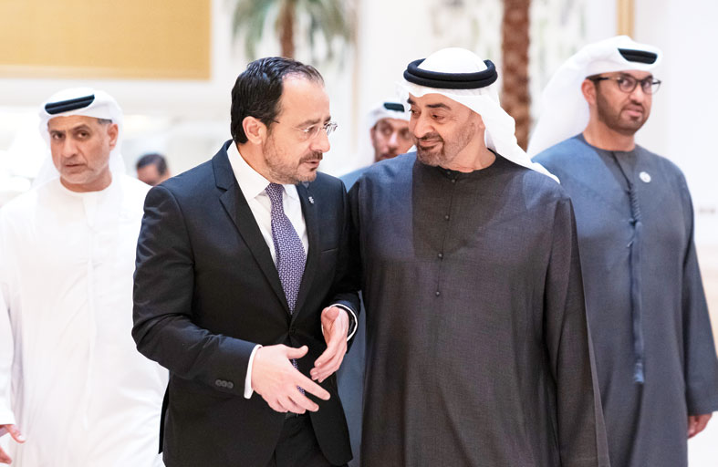 رئيس الدولة ورئيس قبرص يبحثان تعزيز الشراكة الإستراتيجية الشاملة بين البلدين والمستجدات في المنطقة 
