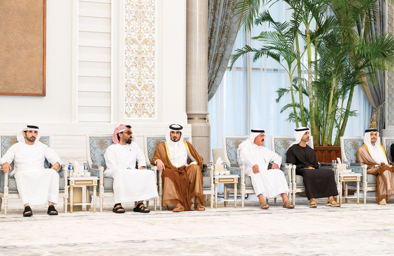 رئيس الدولة يقدم التعازي إلى أمير قطر بوفاة الشيخ حمد بن خليفة آل ثاني 
