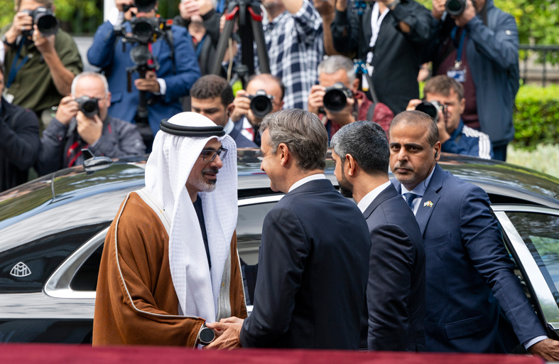 ولي عهد أبوظبي يبحث مع رئيس وزراء اليونان العلاقات الثنائية وسُبل تعزيز الشراكة الإستراتيجية بين البلدين 