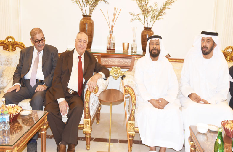 مجلس الشيخ محمد بن ركاض يكرّم الصحفي محمد جاهين 