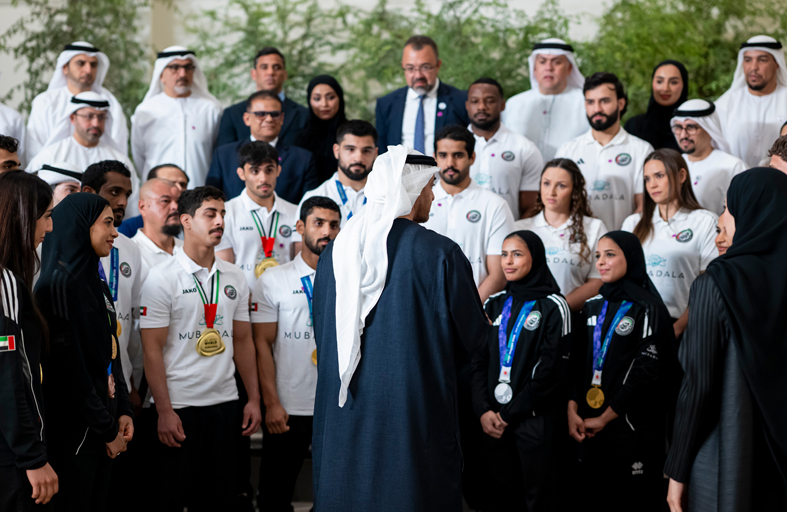 رئيس الدولة: الإمارات تولي القطاع الرياضي اهتماماً كبيراً بما يعزز ريادتها ومكانتها عالمياً  