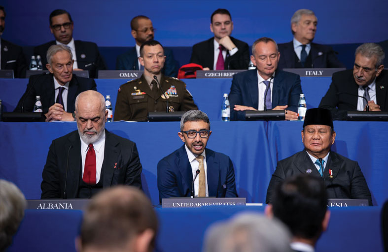 عبدالله بن زايد يعلن مساهمة الإمارات بـ 1.2 مليار دولار إضافية لدعم غزة 