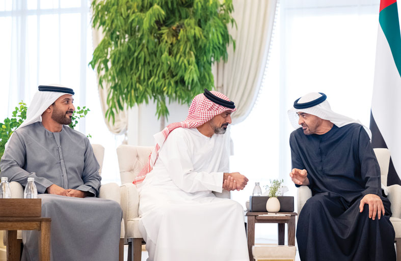 رئيس الدولة يستقبل ولي عهد عجمان ويستعرضان الموضوعات التي تتعلق بشؤون الوطن والمواطن  