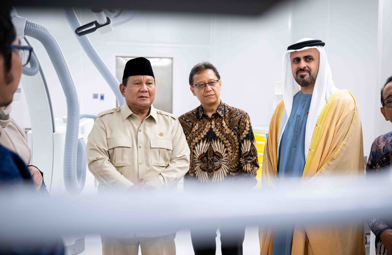نيابة عن رئيس الدولة وبحضور الرئيس الإندونيسي ..ذياب بن محمد بن زايد يشهد افتتاح مستشفى  «الإمارات – إندونيسيا لأمراض القلب» 