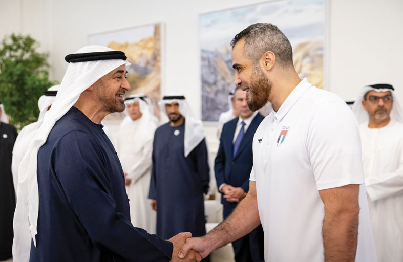 رئيس الدولة يؤكد أهمية مواكبة الرياضة الإماراتية ما تشهده الدولة من تطور وتقدم في مختلف المجالات التنموية  