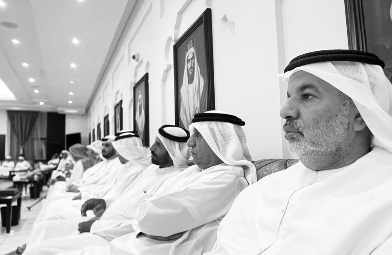  شيوخ ومواطنون ومقيمون يقدمون واجب العزاء إلى ذوي الفقيد عبيد حميد المزروعي  