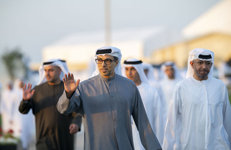 منصور بن زايد يشارك موظفي ديوان الرئاسة والسلك القضائي وقطاع التعليم مأدبة الإفطار الرمضانية 