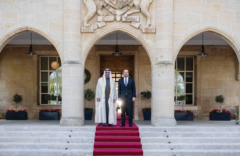 جرت لسموه مراسم استقبال رسمية..رئيس الدولة يصل القصر الرئاسي في نيقوسيا يرافقه الرئيس القبرصي 