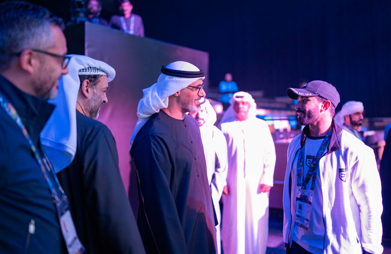 خالد بن محمد بن زايد يشهد جانباً من منافسات الألعاب الرقمية الهجينة في «دورة ألعاب المستقبل 2025» 