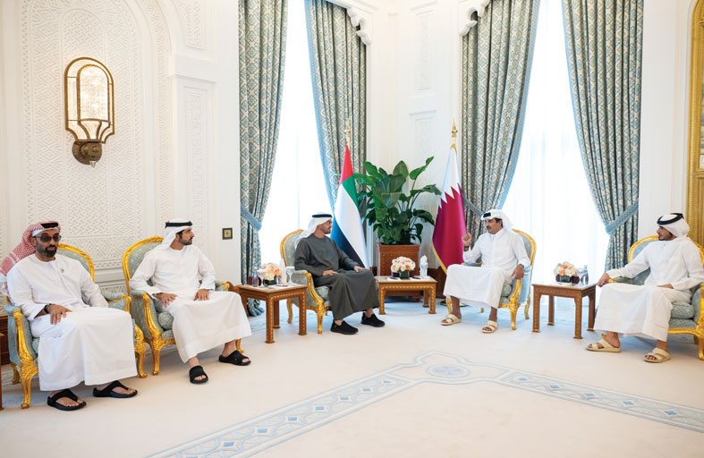 رئيس الدولة يؤكد دعم الإمارات جميع الإجراءات التي تتخذها قطر للحفاظ على سيادتها وسلامة أراضيها 