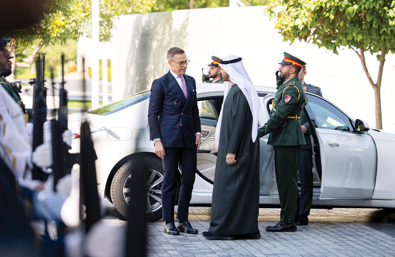 رئيس الدولة والرئيس الفنلندي يؤكدان الحرص على دعم الجهود الدولية الهادفة إلى ترسيخ السلام والاستقرار في العالم  