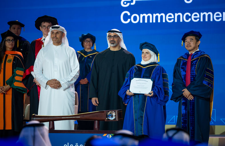 خالد بن محمد بن زايد يشهد حفل تخريج دفعة عام 2026 من جامعة محمد بن زايد للذكاء الاصطناعي 