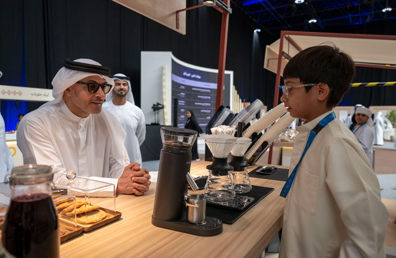 هزاع بن زايد يفتتح فعاليات الدورة الأولى من منتدى العين لأعمال المستقبل 