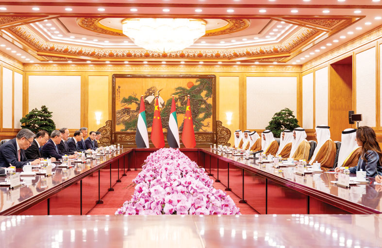 ولي عهد أبوظبي ورئيس مجلس الدولة الصيني يبحثان تعزيز الشراكة الاستراتيجية الشاملة وتوسيع آفاق التعاون بين البلدين 