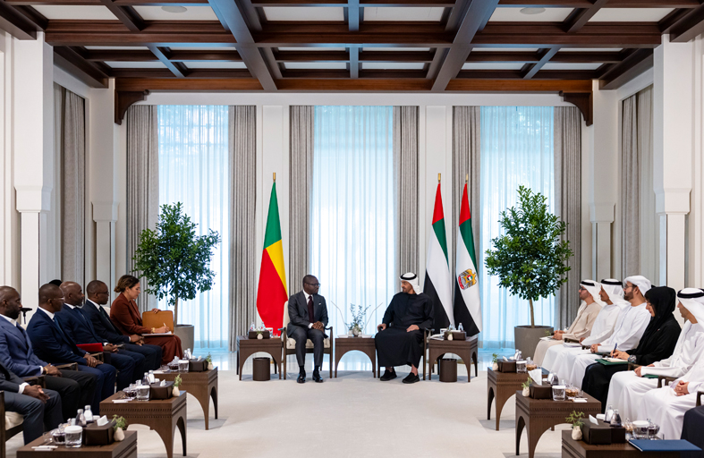 رئيس الدولة يؤكد اهتمام الإمارات بتعزيز تعاونها في المجالات التنموية مع دول القارة الإفريقية 