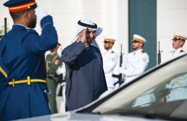 رئيس الدولة يؤكد دعم الإمارات كل ما يحقق تطلعات الشعب اللبناني الشقيق نحو الاستقرار والتنمية والازدهار 
