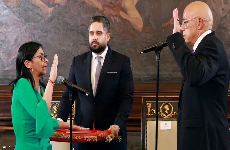 ديلسي رودريغيز رئبسةُ فنزويلا الىُؤَقتة : مسارٌ محفوفٌ بالمخاطر 