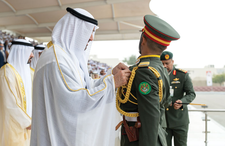 رئيس الدولة يؤكد أهمية دور الكليات العسكرية في رفد القوات المسلحة بكفاءات نوعية مؤهلة بالعلوم والمعارف 