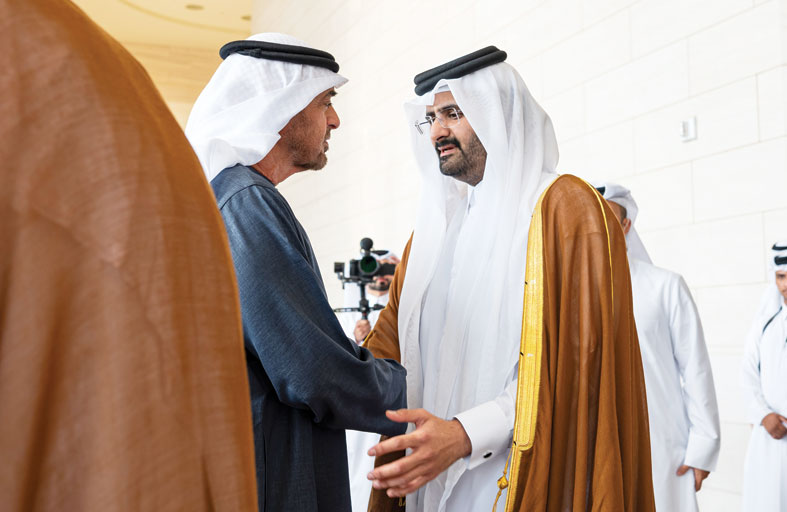 رئيس الدولة يقدم التعازي إلى أمير قطر بوفاة الشيخ حمد بن خليفة آل ثاني 