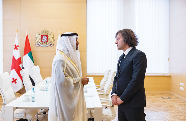 رئيس الدولة يؤكد حرص الإمارات على تعزيز شراكاتها التنموية مع دول القوقاز بما يرسخ الاستقرار والسلام لشعوبها 