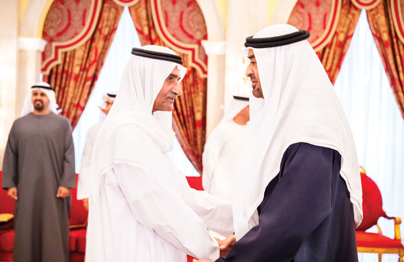 رئيس الدولة وحكام الإمارات والشيوخ يعزون محمد بن راشد في وفاة أحمد بن راشد 