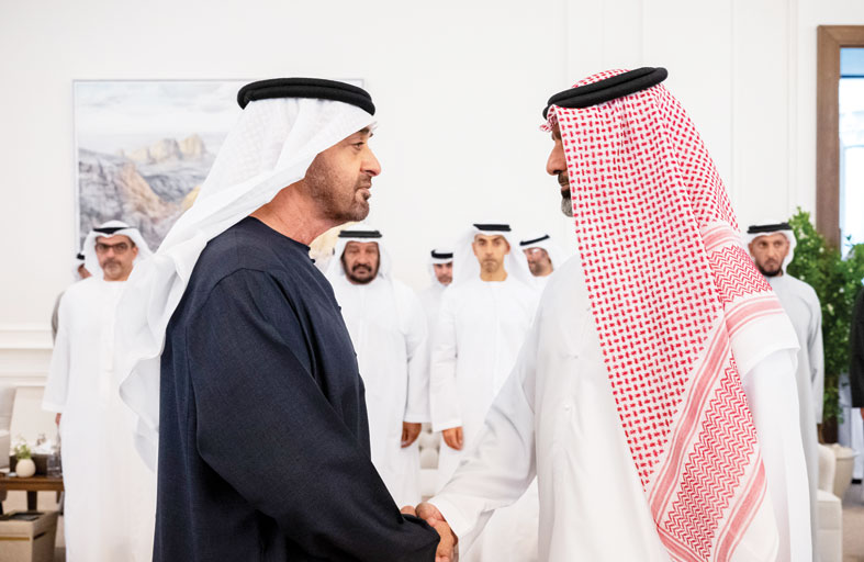 رئيس الدولة يستقبل ولي عهد عجمان ويستعرضان الموضوعات التي تتعلق بشؤون الوطن والمواطن  