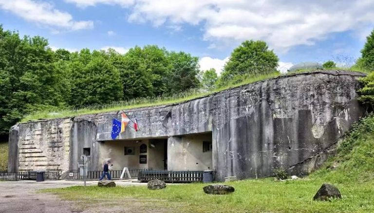 هل يُعِد ماكرون الرأيَ العامَ الفرنسي لاحتمال مُواجهة حربٍ قادمة ؟ 