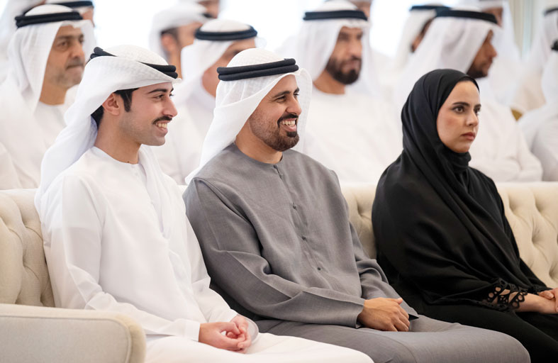 رئيس الدولة يستقبل عبد الله السيد الهاشمي ويوجه بتسمية أحد شوارع أبوظبي باسمه 