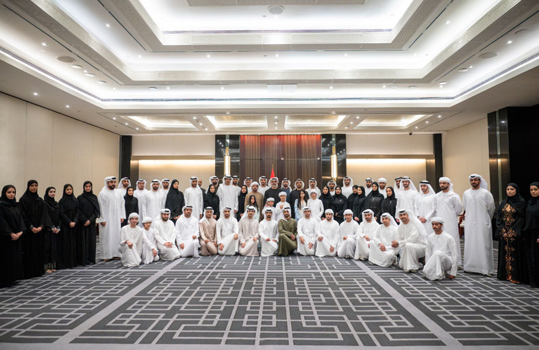 ولي عهد أبوظبي يلتقي طلبة الإمارات الدارسين في العاصمة الصينية بكين 