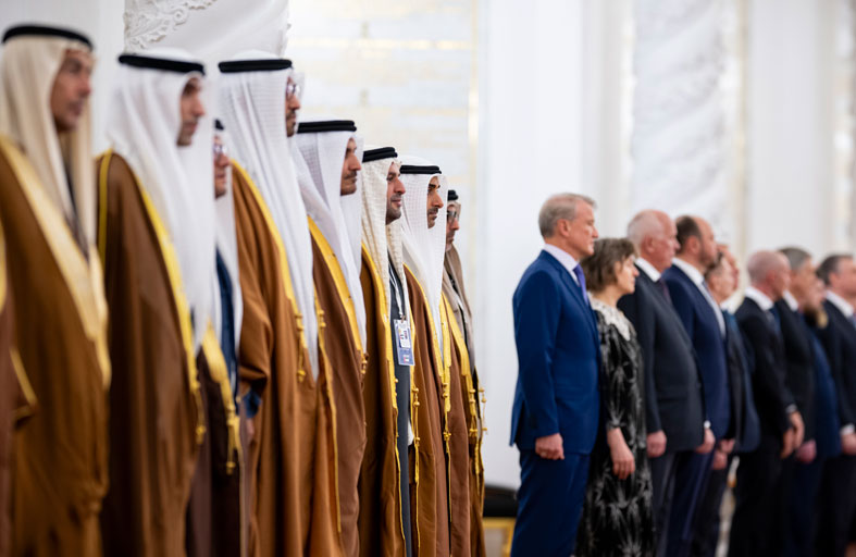 رئيس الدولة يؤكد أهمية ترسيخ السلام والاستقرار في العالم ومعالجة مختلف النزاعات سلميا 