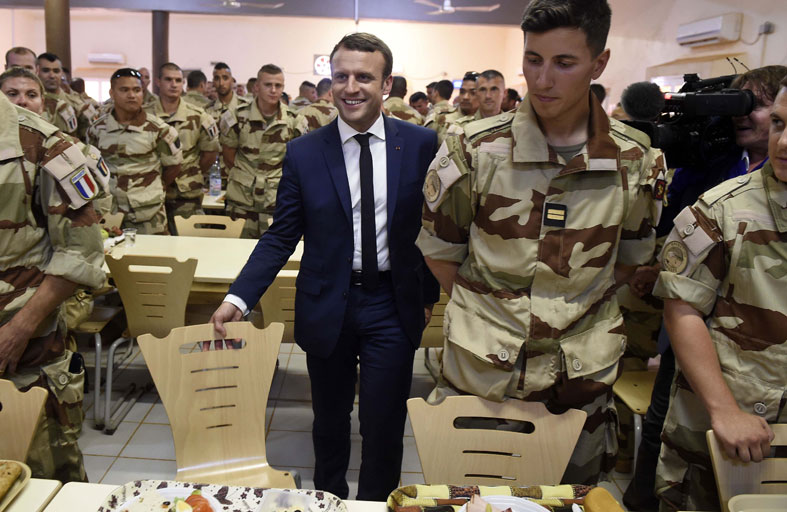 57.2 مليار يورو ثمنُ حرية فرنسا: فرنسا تستعد لتهديدٍ دائمٍ و مُنَظمٍ من روسيا  