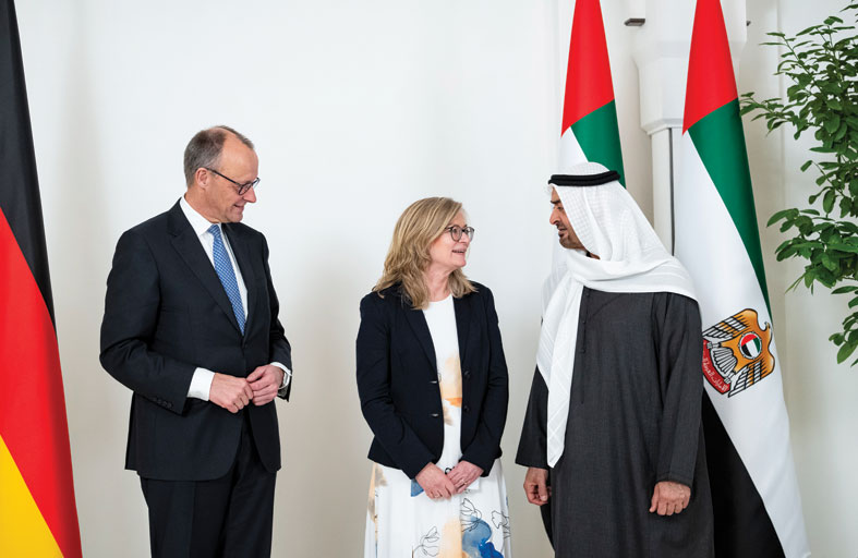 رئيس الدولة والمستشار الألماني يؤكدان أهمية تعزيز أسباب الاستقرار في المنطقة والعالم  