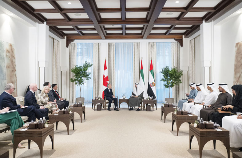 رئيس الدولة يبحث مع رئيس وزراء كندا علاقات التعاون ويشهد توقيع اتفاقية تشجيع الاستثمارات بين البلدين 