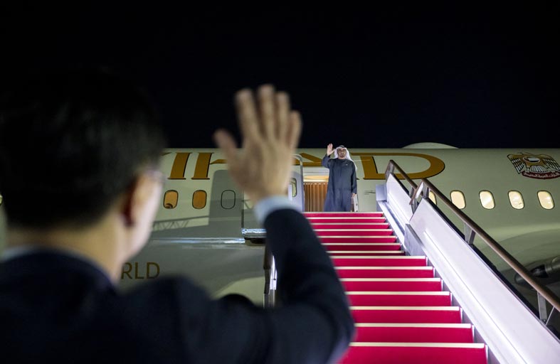 رئيس الدولة يختتم زيارته إلى كوريا 