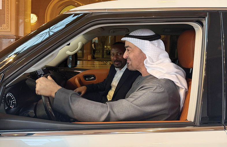 رئيس الدولة ورئيس وزراء إثيوبيا يؤكدان ضرورة الوقف الفوري للتصعيد واللجوء إلى الحوار والوسائل الدبلوماسية 