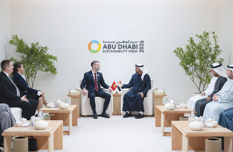 رئيس الدولة يلتقي رئيس وزراء مونتينغرو خلال فعاليات «أسبوع أبوظبي للاستدامة» 