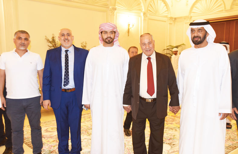 مجلس الشيخ محمد بن ركاض يكرّم الصحفي محمد جاهين 