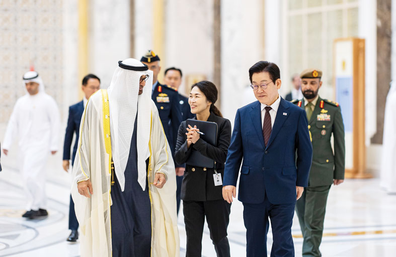 رئيس الدولة والرئيس الكوري يؤكدان حرصهما على تنويع جوانب التعاون في ظل الرؤية التنموية المشتركة 