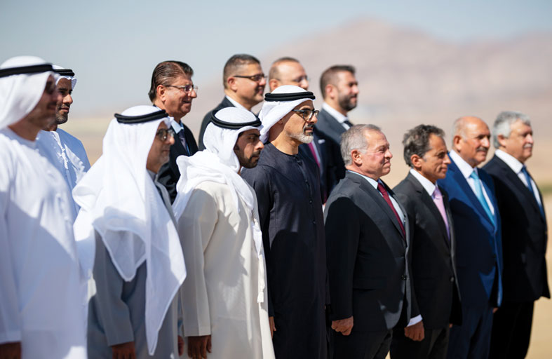 ملك الأردن وولي عهد أبوظبي يشهدان مراسم وضع حجر الأساس لمشروع سكة حديد العقبة – الشيديَّة – معان 