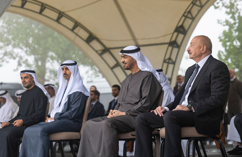 رئيس الدولة يزور عدداً من المعالم التاريخية في كاراباخ يرافقه رئيس أذربيجان 