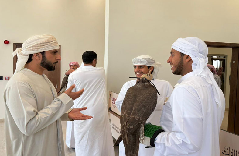 مشاركة ومنافسة كبيرة في أشواط «العامة مُلاك» ضمن بطولة فزاع للصيد بالصقور  