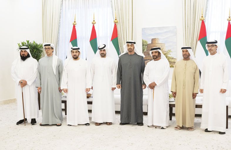 رئيس الدولة والشيوخ يحضرون حفل زفاف زايد بن طحنون بن محمد 