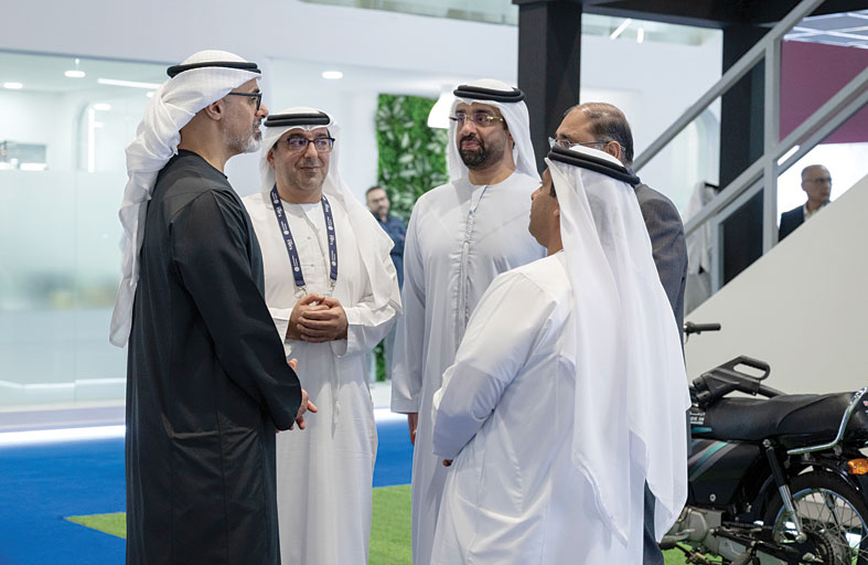 خالد بن محمد بن زايد يشهد جانباً من فعاليات المعرض والمؤتمر العالمي للمرافق 2025 