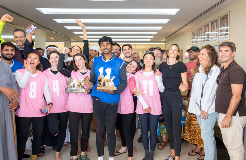 مركز حمدان بن محمد لإحياء التراث يشارك في ماراثون رحلة الهجن 