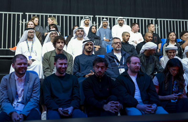 زايد بن محمد بن زايد يشهد منافسات «دورة ألعاب المستقبل 2025» للرياضات الإلكترونية الهجينة 